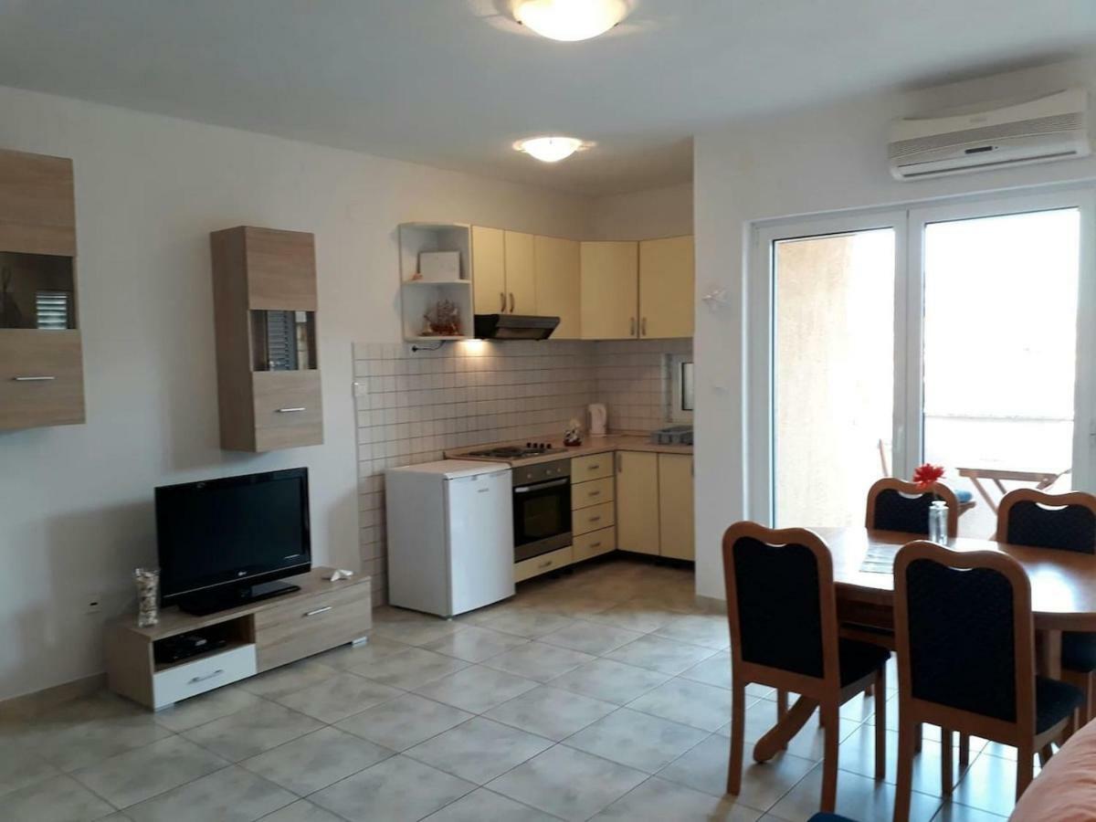 Apartments Golub Cesarica Esterno foto